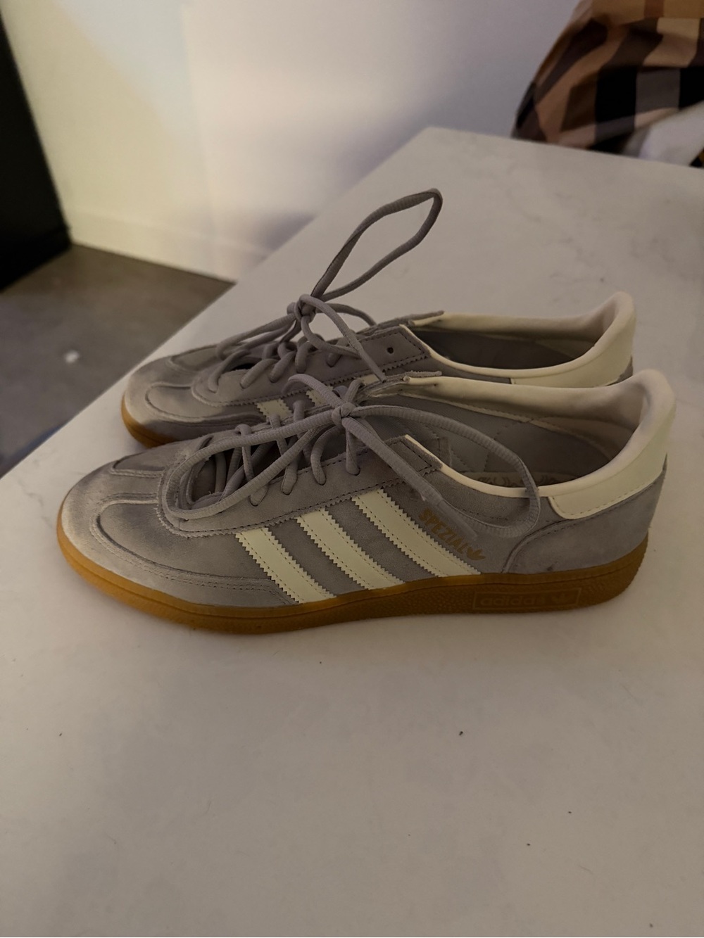 adidas Men's Light Gray Suede Sneakers with White Stripes and Gum Sole - Picture 4 of 5